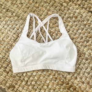 Lululemon free to be wild sports bra size 8 lilac